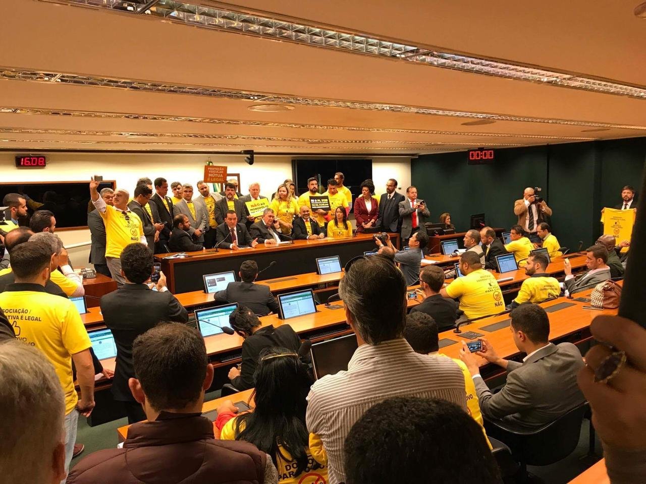 Audiência pública sobre proteção veicular, com representantes do associativismo reunidos em São Paulo